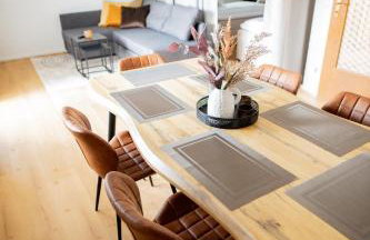 C4S -COME4STAY -InnHarmony- Stilvoll eingerichtetes Apartment für bis zu 8 Personen - Hochwertige Betten I voll ausgestattete Küche I Balkon I Badezimmer I WLAN I Smart TV - Foto 10