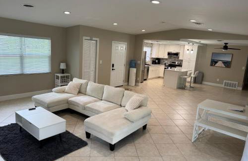 3 bed 2 bath pool house with water access - Foto 2