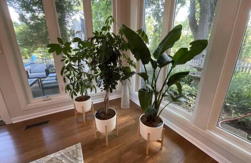 Secluded Luxe 5BR Estate| Pool, Wineries, Near ND - Foto 21