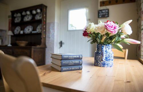 Winsbury Cottage - Photo 10