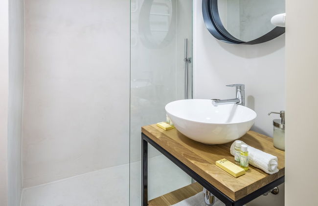 The Regent Traveller - Photo 13