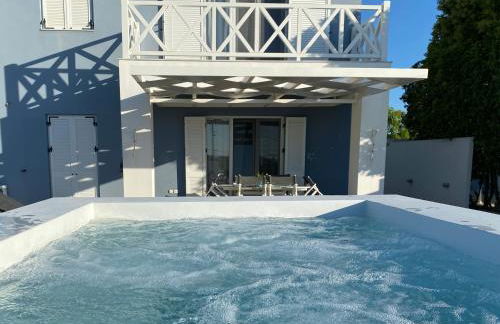 Betty's Villas - Photo 2