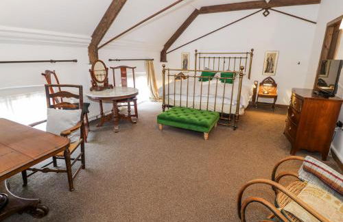 Chetwynd Lodge - Photo 17