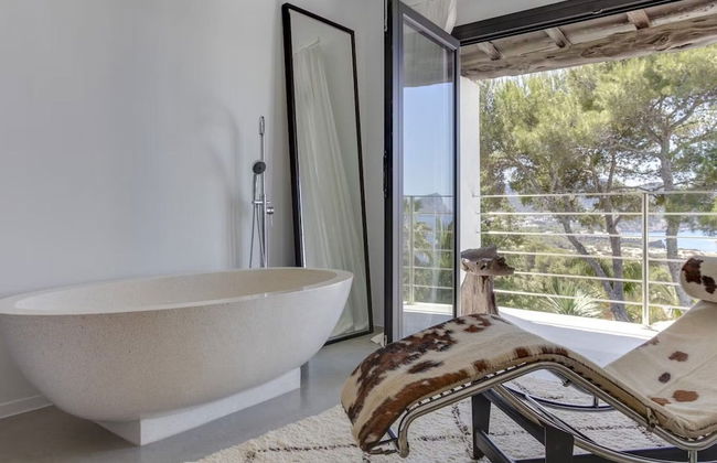 Ibizian Villa With Sea-views - Photo 19