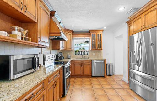 Casa Cabos - Fun in Miami - Pool BBQ - Fit 10 - Photo 32