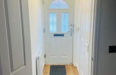 Stylish 3 Bed Home With Garden & Free Parking - Foto 5