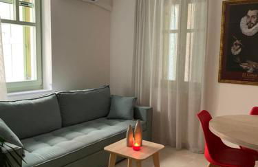 Διαμέρισμα σε ανακαινισμένο αρχοντικό 19ου αιώνα, κέντρο Μύρινας - Photo 11