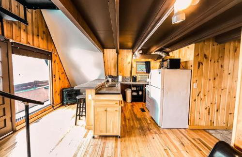 Whispering Waters, Hocking Hills, Hot Tub, Pond - Photo 21