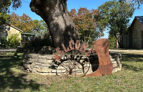Hilltop Bunkhouse, Historic Silver Spur Dance Hall - Foto 10