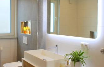 Großes Apartment mit Küche, Dusche, Badewanne, Balkon, Parkplatz vor dem Haus, ruhig gelegen, ADA4 - Foto 38