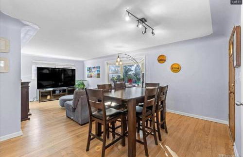 Sunny Beach House of Olde Town Arvada - Foto 25