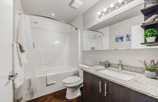 Luxury Condo Steps From Stampede Park - Photo 18