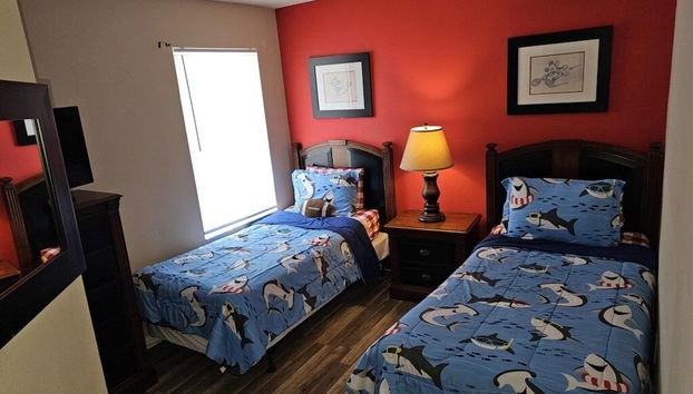 Spacious 7 Br, 4.5 Br Retreat With Pool 7 Bedroom Condo by RedAwning - Foto 2, Zimmer