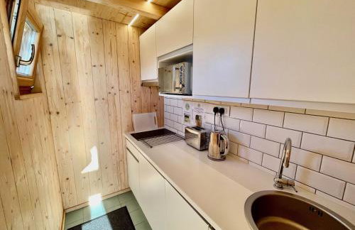 Lushna 11 Lux Suite at Lee Wick Farm Cottages & Glamping - Foto 7