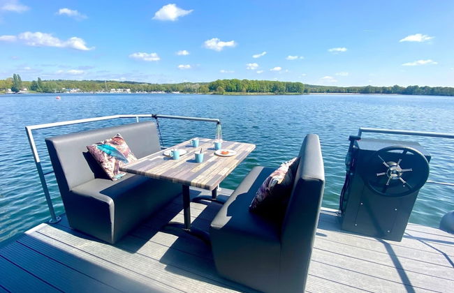 Houseboat Mookerplas With a View - Photo 1