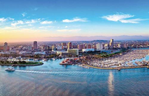 Stylish Long Beach Retreat Walk to Beach Bars - Foto 16