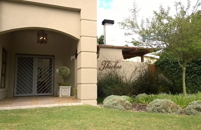 Theebos Anneline's Self Catering Apartments - Photo 2