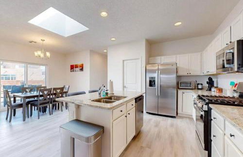 King Bed with Pool Access and Dog Friendly - Foto 37