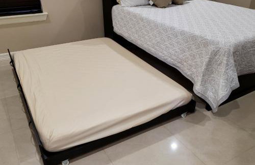 Pool, Patio and Yard Chic South Texas Home - Foto 22