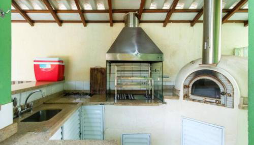 CHARMOSA CASA EM CONDO A 01 QUADRA DA PRAIA DO SAPE UBATUBA com churrasqueira, forno pizza, wifi - Foto 4