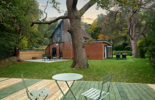 Amos Lodge Deluxe Accommodation - Photo 1