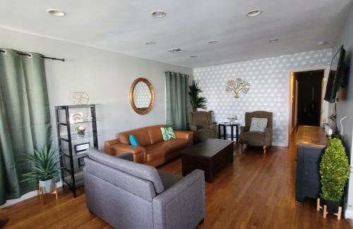 3 bedroom 2 bath home with Jacuzzi near Beverly Hills, wi-fi, Jacuzzi, Roku, BBQ, giant games family fun - Foto 11