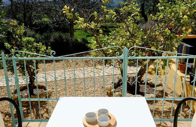 Delightful, Authentic Quinta with Swimming Pool near Beach & Towns - Photo 3