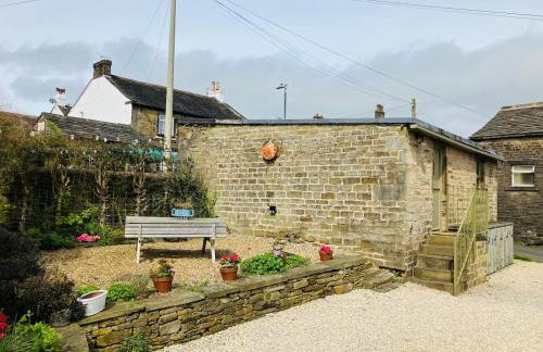 The Shearer's Hut in the Peak Park - Photo 17