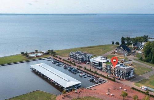 Ground Floor Waterfront on The Rez in Madison - Foto 29