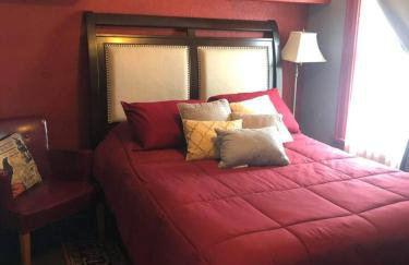 Poe Themed Home Close to Beaches and DE Turf - Foto 12