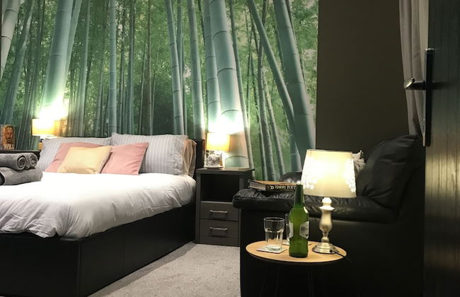 Contemporary 1 bed Studio for Comfy Stay in Wigan - Photo 5