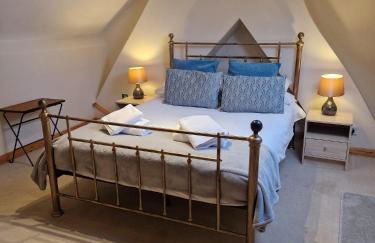 Hereford City - Goldcrest House - 4 Bedroom House With Parking, Located Very Close To City Centre & River Wye - Sleeps Up To 6 Guests - Hosted by RENTMYHOUSE - Photo 56