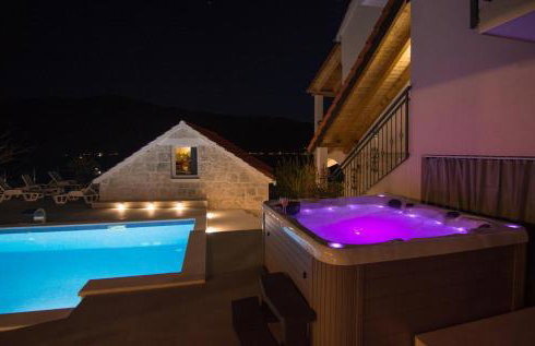 Villa Milena with heated pool and jacuzzi - Photo 22