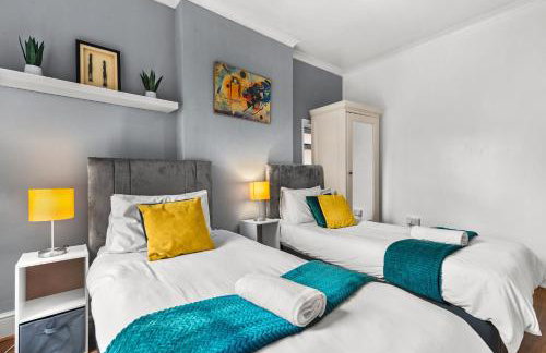 HILLTOP PLACE SUITES 5 beds for CONTRACTORS and FAMILIES near MEADOWHALL with FREE PRIVATE PARKING - Foto 11