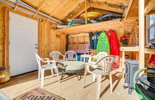 Walk to Houghton Lake! Family Retreat with Patio - Foto 22