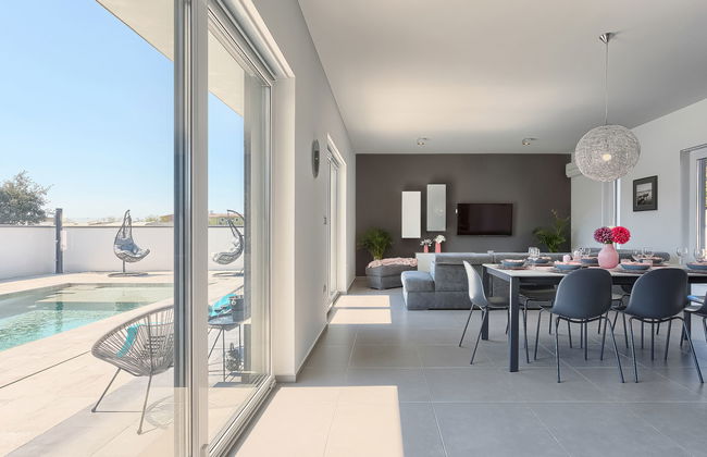 Ella Premantura - Foto 3