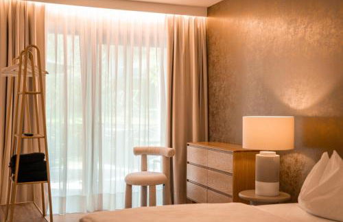 goldfinger + suites - Photo 59