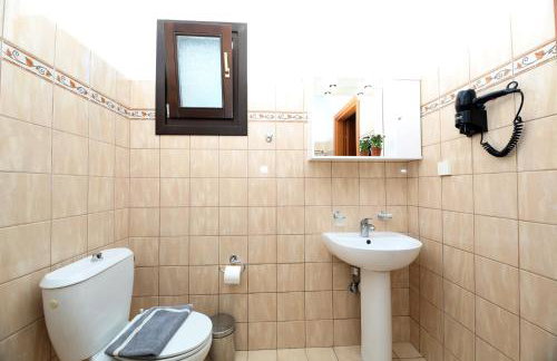 Palirria Hotel & Studios - Photo 62