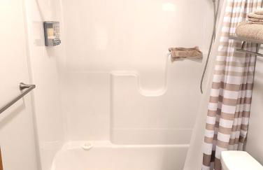 NEW! Eagles Landing - Lakefront & Gorgeous! - Foto 49