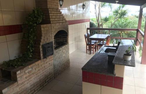 CASA SURYA, Piscina Fantástica, Churrasqueira, Completa, 18 HÓSPEDES na REGIÃO DOS LAGOS - Casa de Campo - Foto 4