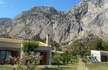 Kryoneri village - Photo 1