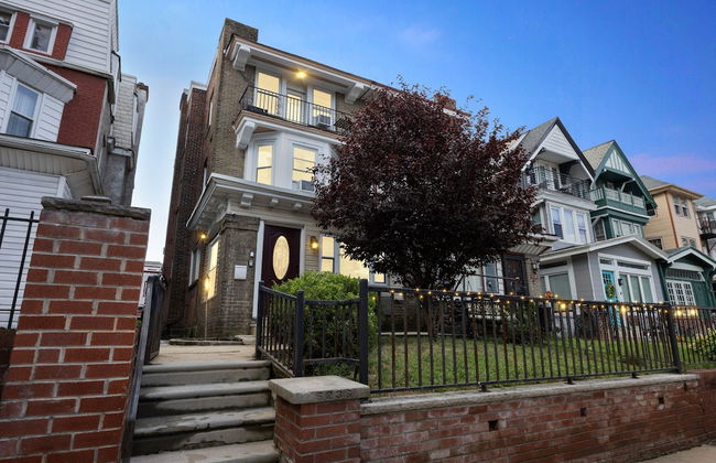 Elegant 5br Townhome In Prime Location 5 Bedroom Townhouse by RedAwning - Foto 30