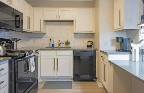 Central 9-Person Apt w/ WiFi, Near Downtown Austin - Foto 9