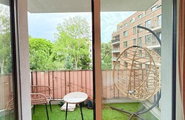 New-three room-Entire Apartment with two Balconies & Garage, Central-Fast Access to City Center - Barmbek -Stadtpark - Foto 26