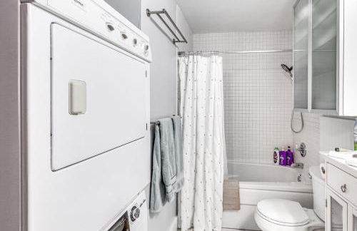 Near Hiking Cozy Anchorage Retreat with Fireplace! - Foto 13