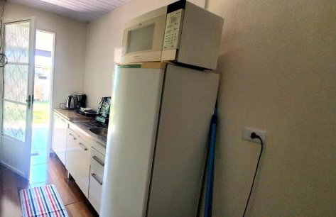 Casa com gramado e aconchegante, próximo a tudo 3 - Foto 4