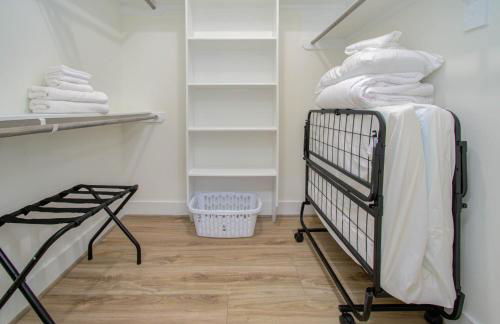 3bd-Rooftop Movie Theater-BBQ-Retro Music Theme-Downtown 8mins - Photo 44