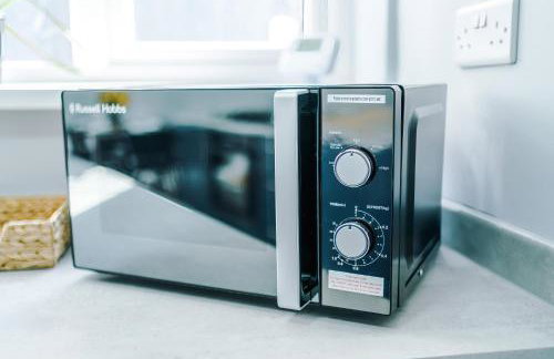 Spacious 4 Bed in Birmingham by 53 Degrees Property, Ideal for Business or Families, Games Room! - Foto 12