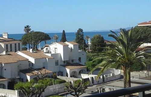 50 m de la plage! Proche du centre ville! Piscine! Vue sur mer et montagnes! Wifi! 2 vélos à disposition! - Photo 55