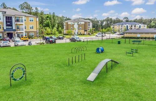 3BR Family Suite with Games & Pool - Foto 22